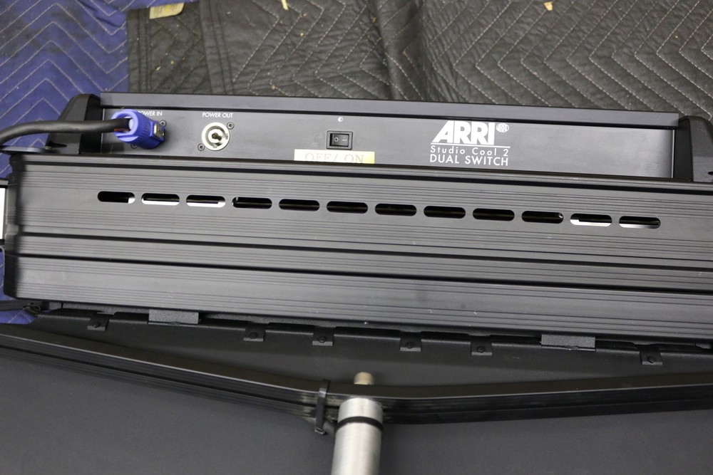 LIGHT Arri Studio Cool 2 Dual Switch For Parts Or Not Working Studio Lights