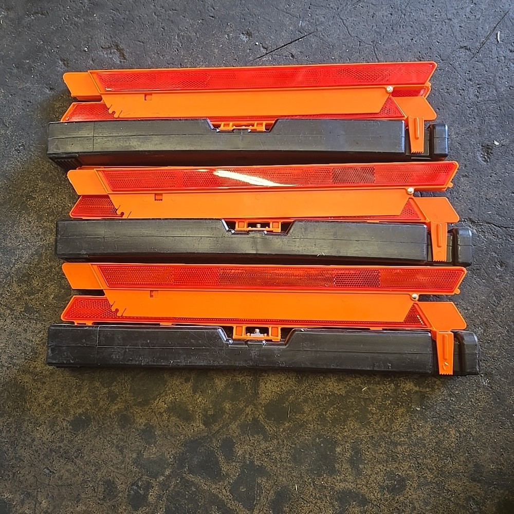 James King & Co. Model 1005 Warning Triangle Kit