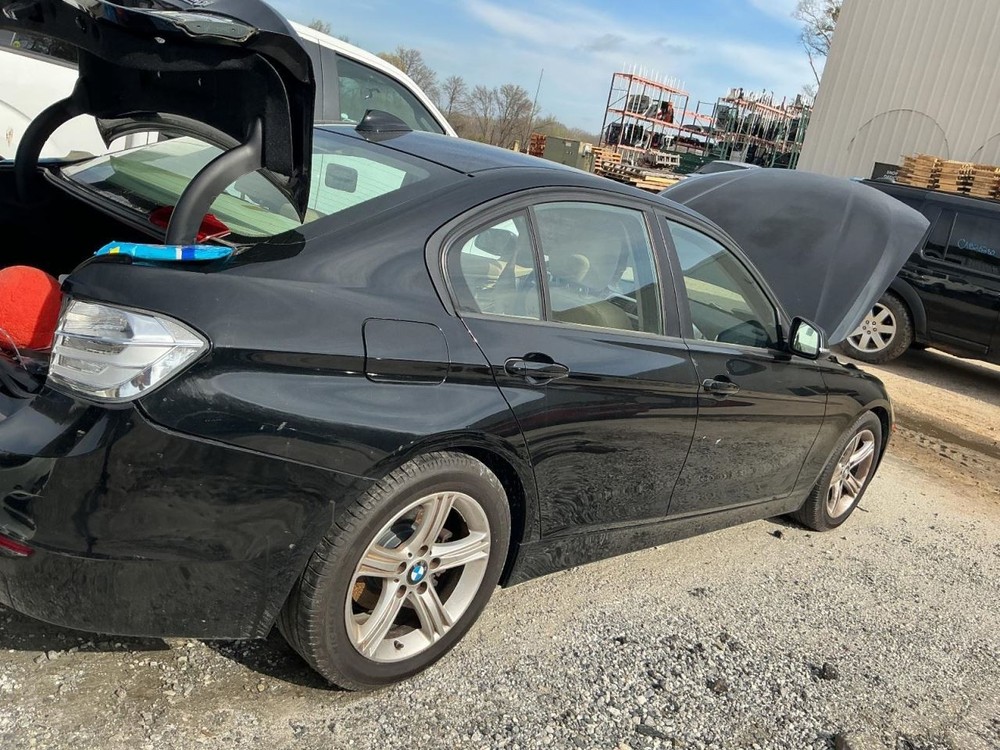 320I 2014 Glove Box 4994309