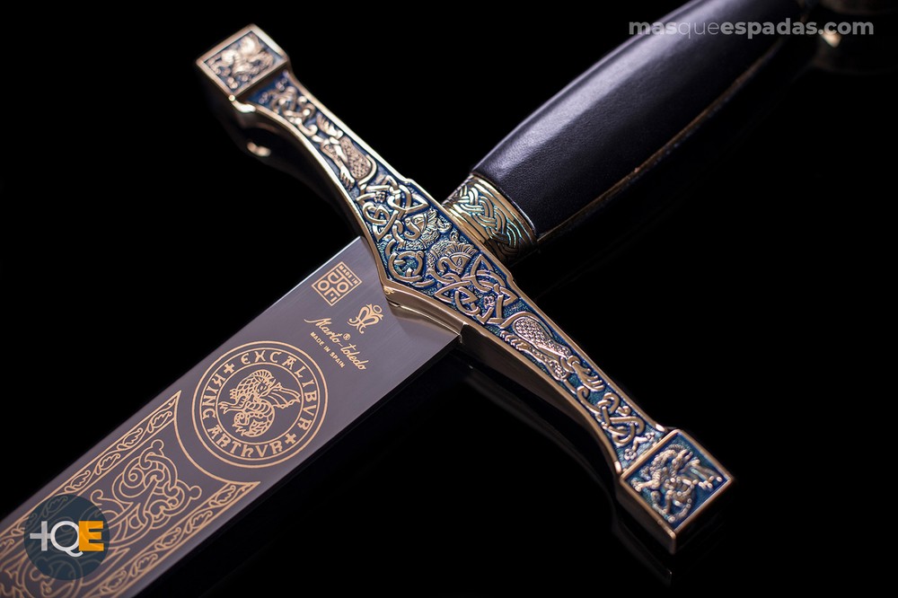 Sword Excalibur blue enamelled gold