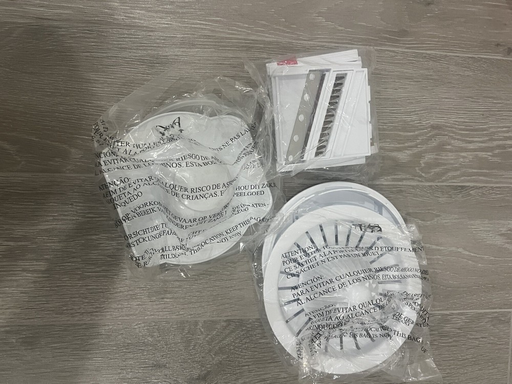 Kitchen Plus Salsa Maker, Food Processor, Chopper, Blender, Slicer, Juicer 9pcs