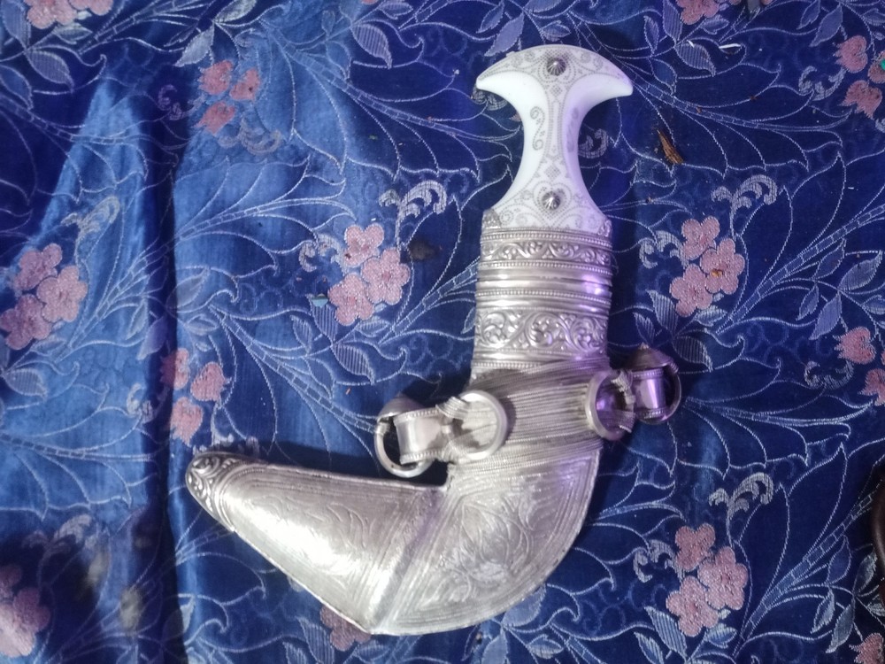 Omani Khanjar dagger and silver sheath