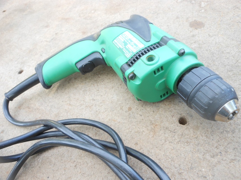 Hitachi D10VH 3/8" Variable Speed Electric Corded Drill with Keyless Chuck gAo
