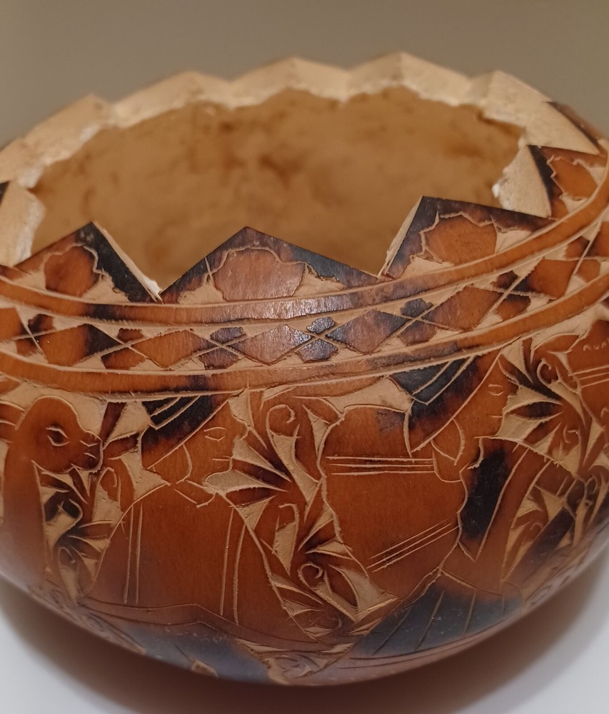 Vintage Peruvian Folk Art Gourd People & Animals