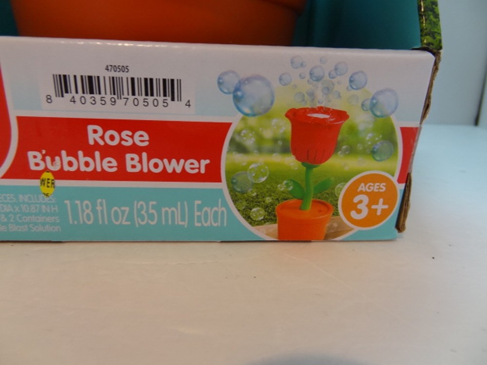 Play Day, Bubble Flowers Rose Bubble Blowing Toy, 2 Fluid Ounces Bubble Solution
