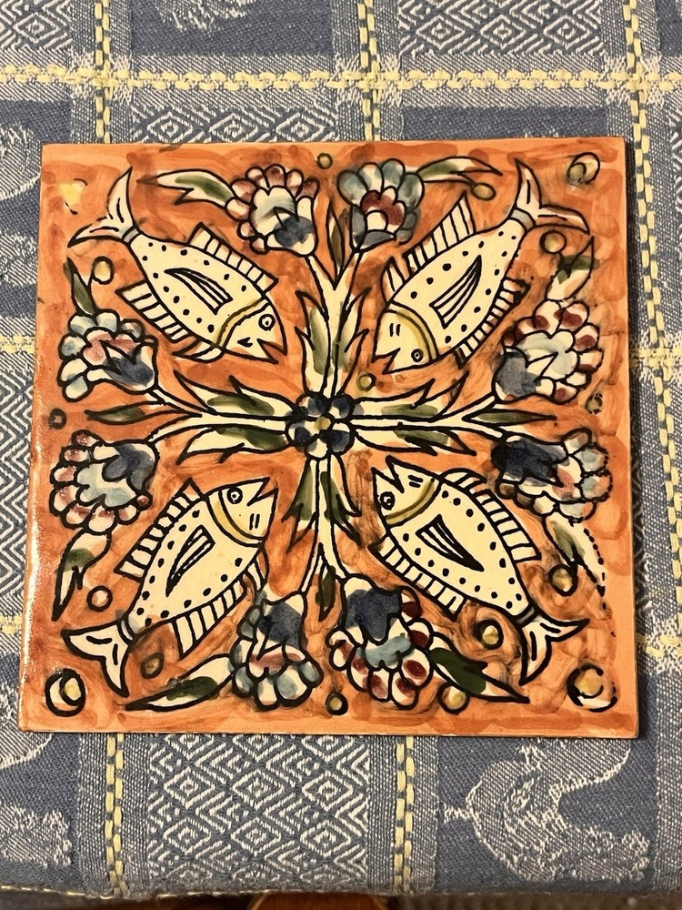 Square Tile With Four Fish