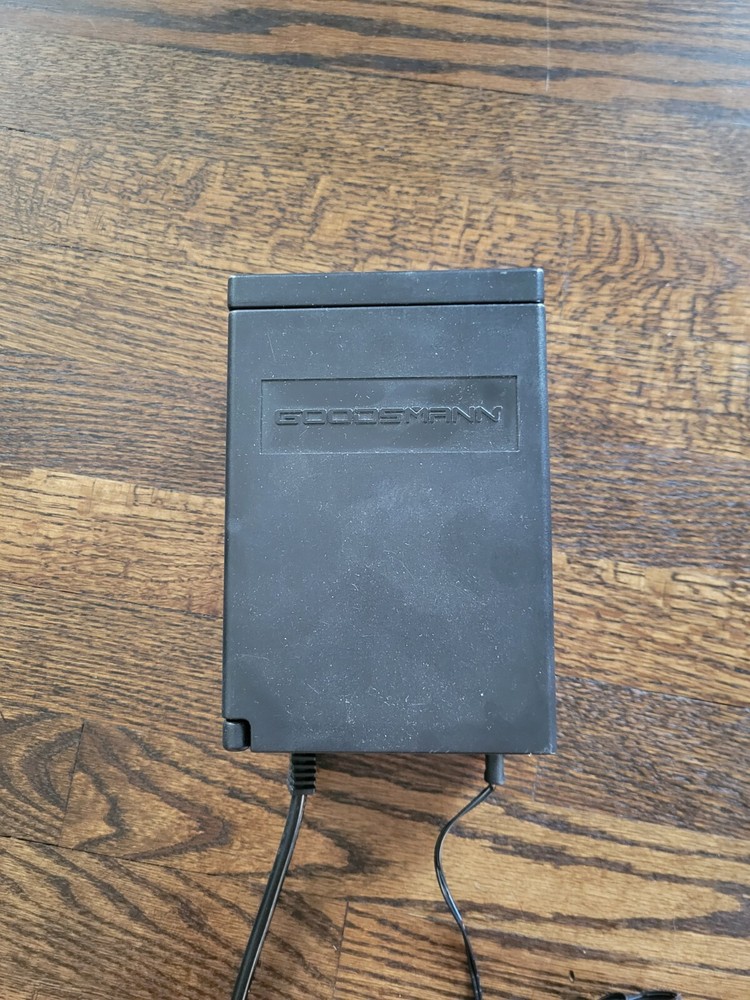 GOODSMANN Low Voltage Transformer 200 Watt with Timer, Photo Eye Sensor