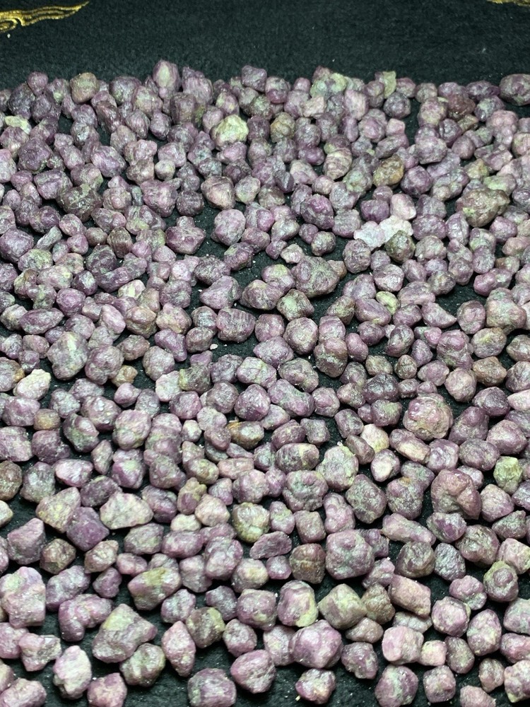 5-kg Crystal Type Rough Ruby Corundum From Africa Mine