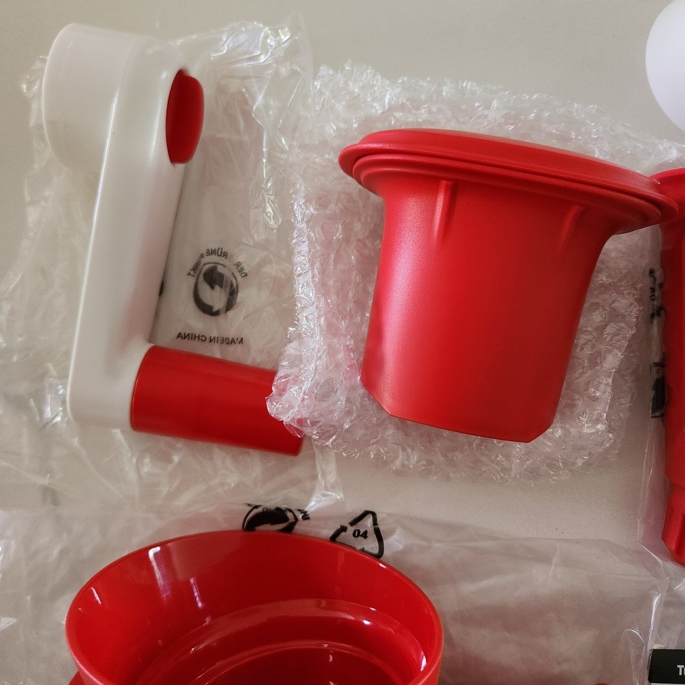 New Tupperware FusionMaster Grate Master Shredder Without Base +2 Graters
