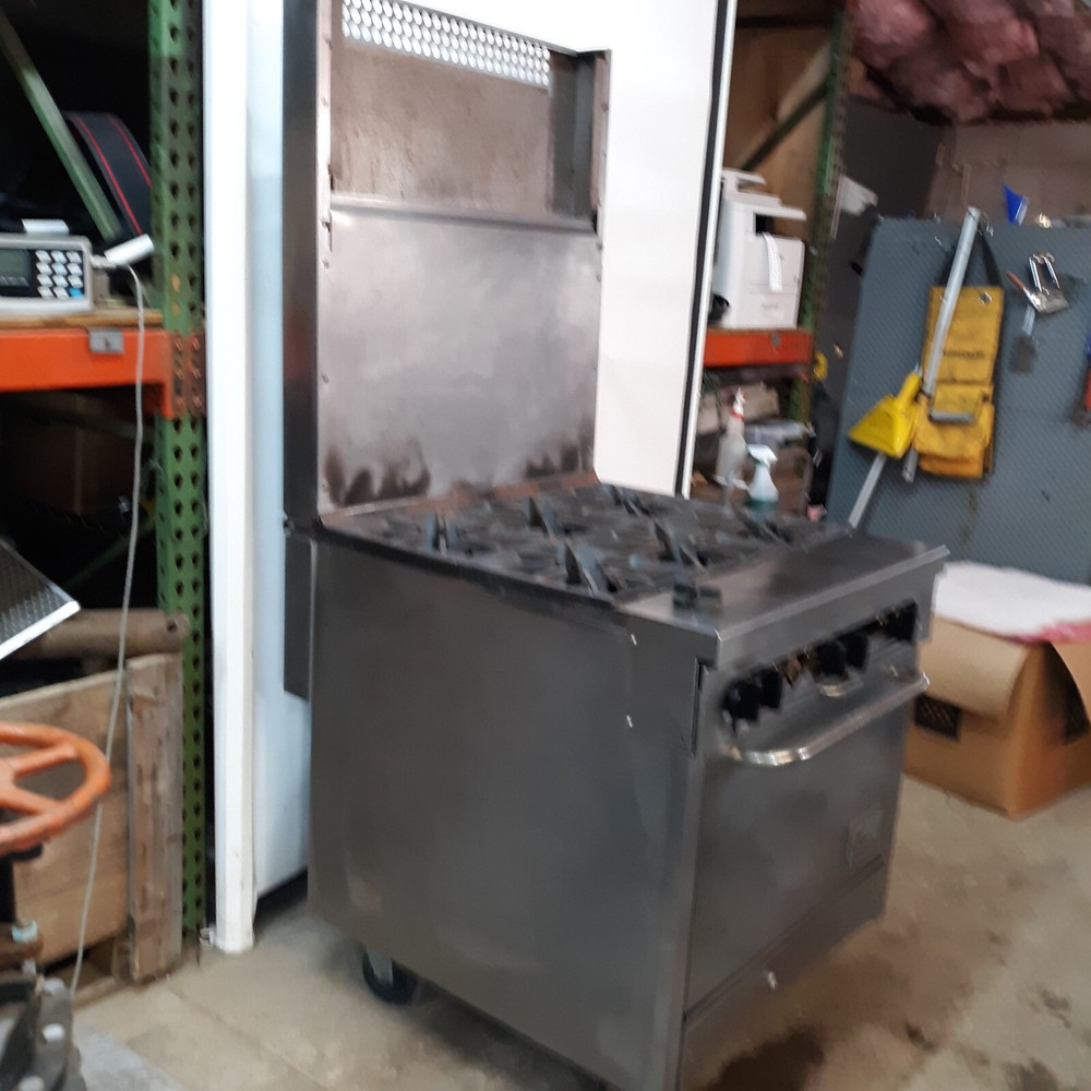 SOUTHBEND 6 BURNER RANGE 32" CAST IRON GRATES AND 28" DEEP OVEN MODEL 1363D