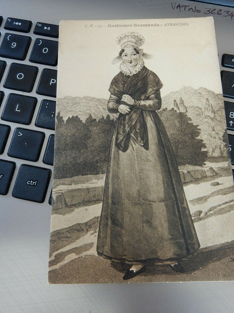 AVARANCHES NORMANDY         EARLY 1900S POSTCARD PORTRAIT  N