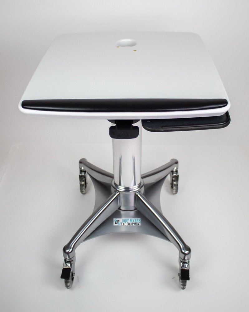 Altus Square Laptop Cart: MPC-46P