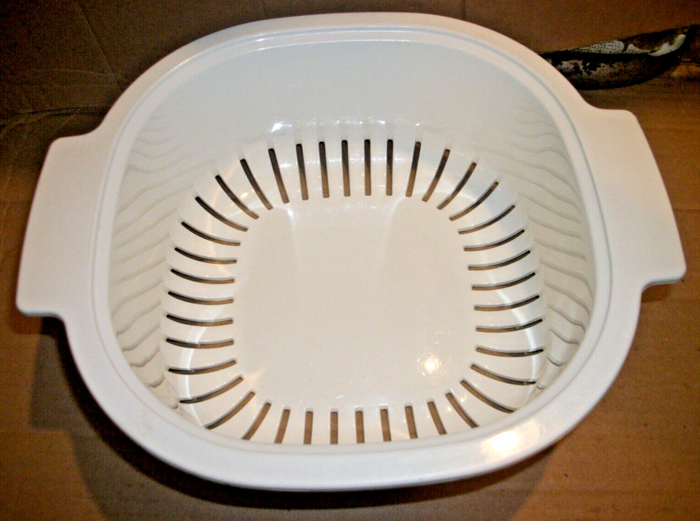 Vintage Rubbermaid Microwave Cookware Strainer/Steamer Insert #5156 Some Scratch