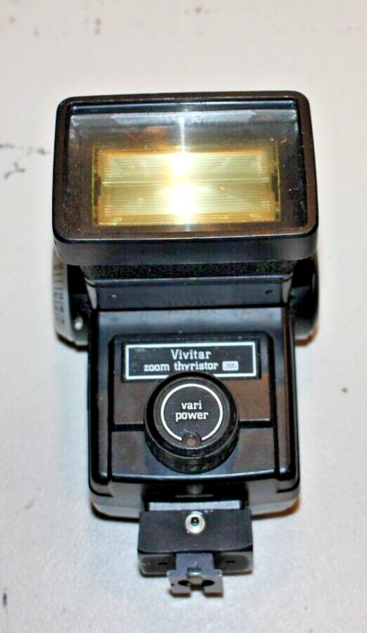 VIVITAR  ZOOM THYRISTOR 285 VARI POWER FLASHCAMERA FLASH  -  UNTESTED