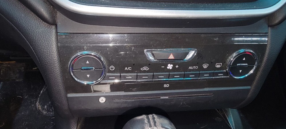 2016 Maserati Ghibli Cowl Vent Panel