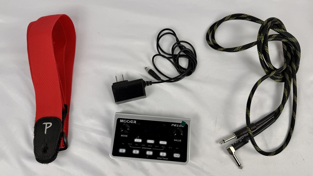 Mooer PE100 Guitar Multi Effects Processor Pedal Digital W/ Adapter Strap Cable
