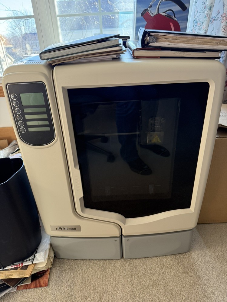 Stratasys uPrint SE Plus 3D Printer 180-50400. Powers up but non functional.