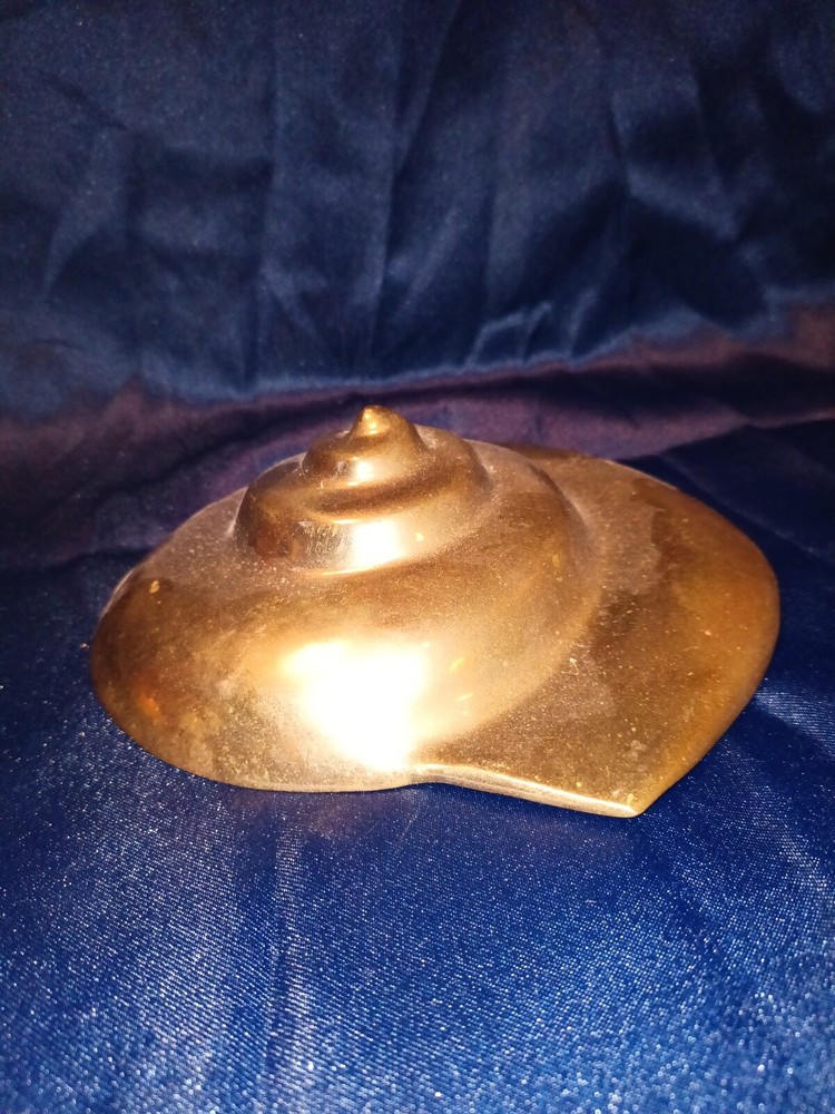 Brass Shark Eye Moon Shell