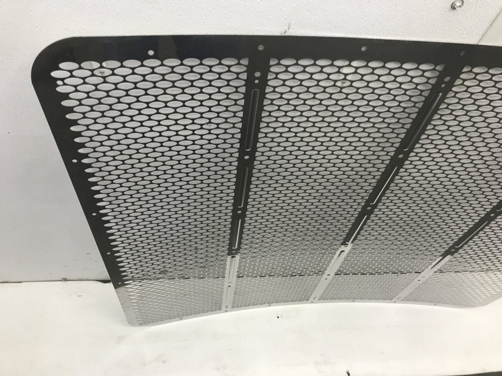 2010 Peterbilt 389 Grille