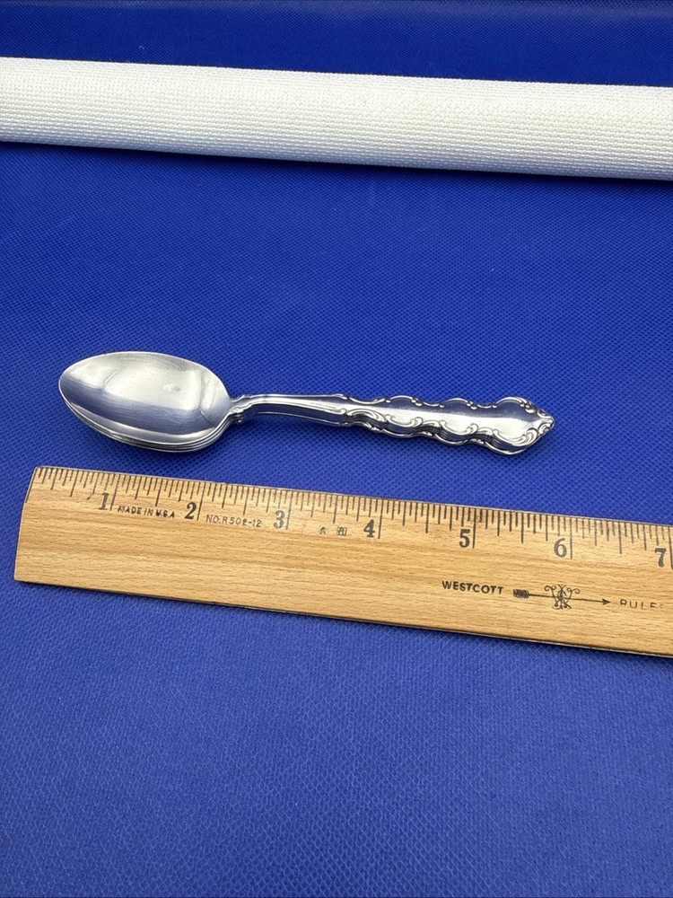 Oneida MOZART Deluxe Stainless Teaspoon Glossy Silverware Flatware Set 4