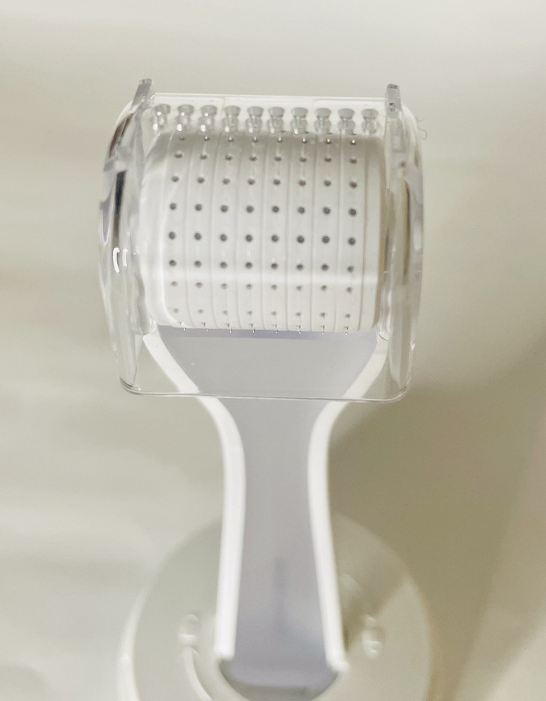 Rodan + Fields Micro-Exfoliating Derma Roller WITH BONUS
