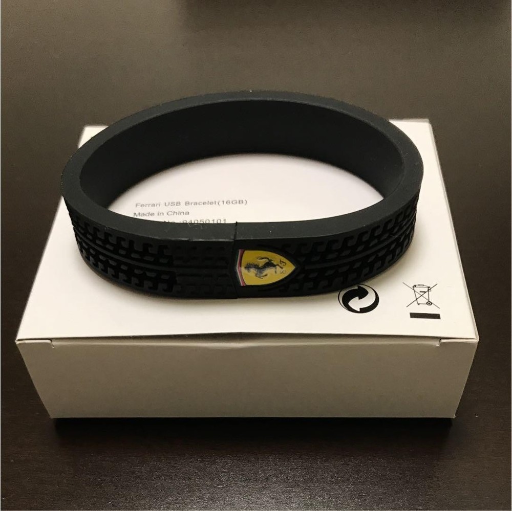 Ferrari Bracelet type USB 16GB RARE