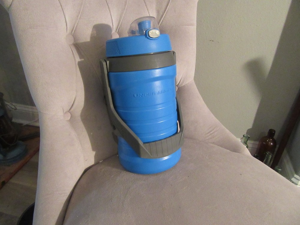 Blue Under Armor 64 Ounce Thermos in  Really Nice Shape!