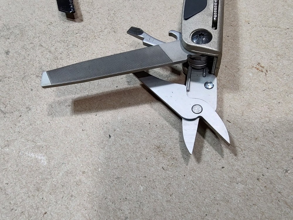 GERBER Multi-Tool, Champagne, 11 Tools, 48239