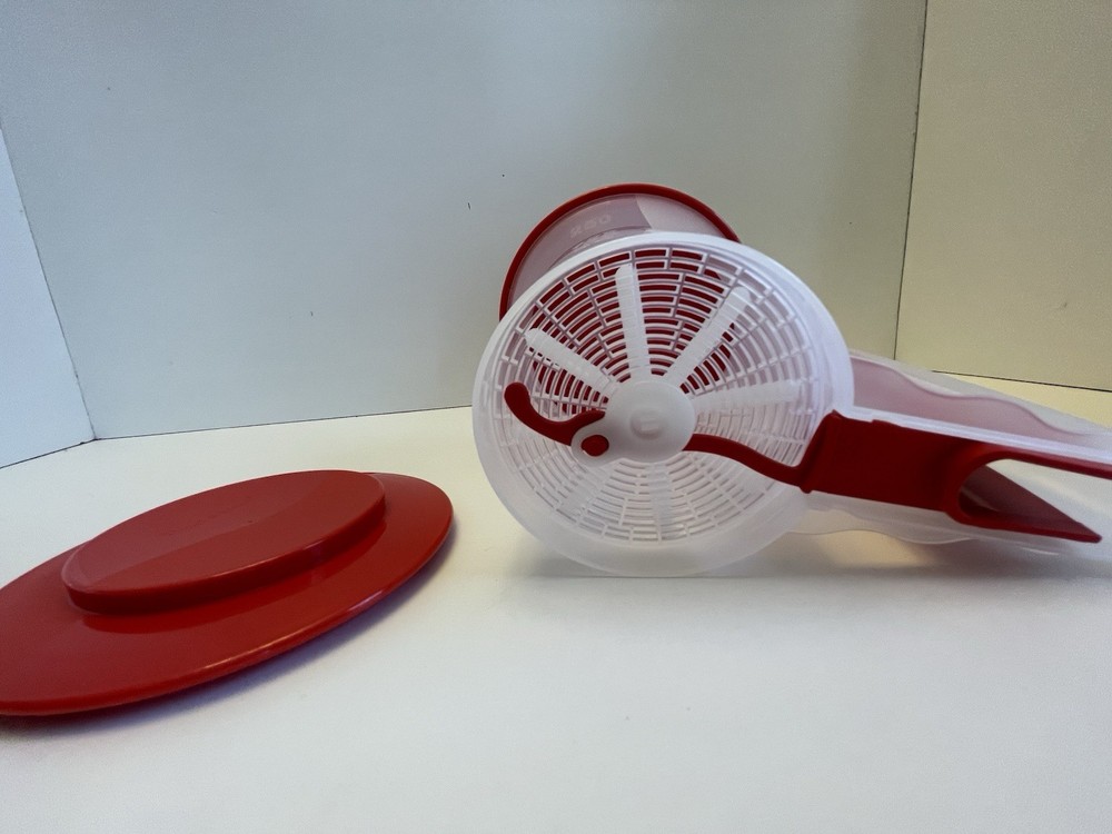 New Tupperware Sift N Style Red Sift N Store Sifter