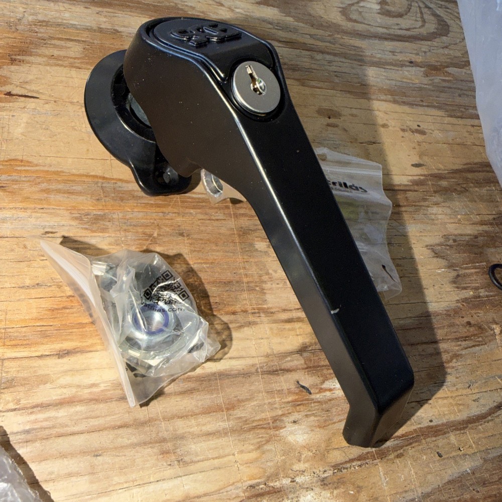 New Sce-pkh5 Saginaw 5" Panel Handle Coinproof Padlocking Key Locking