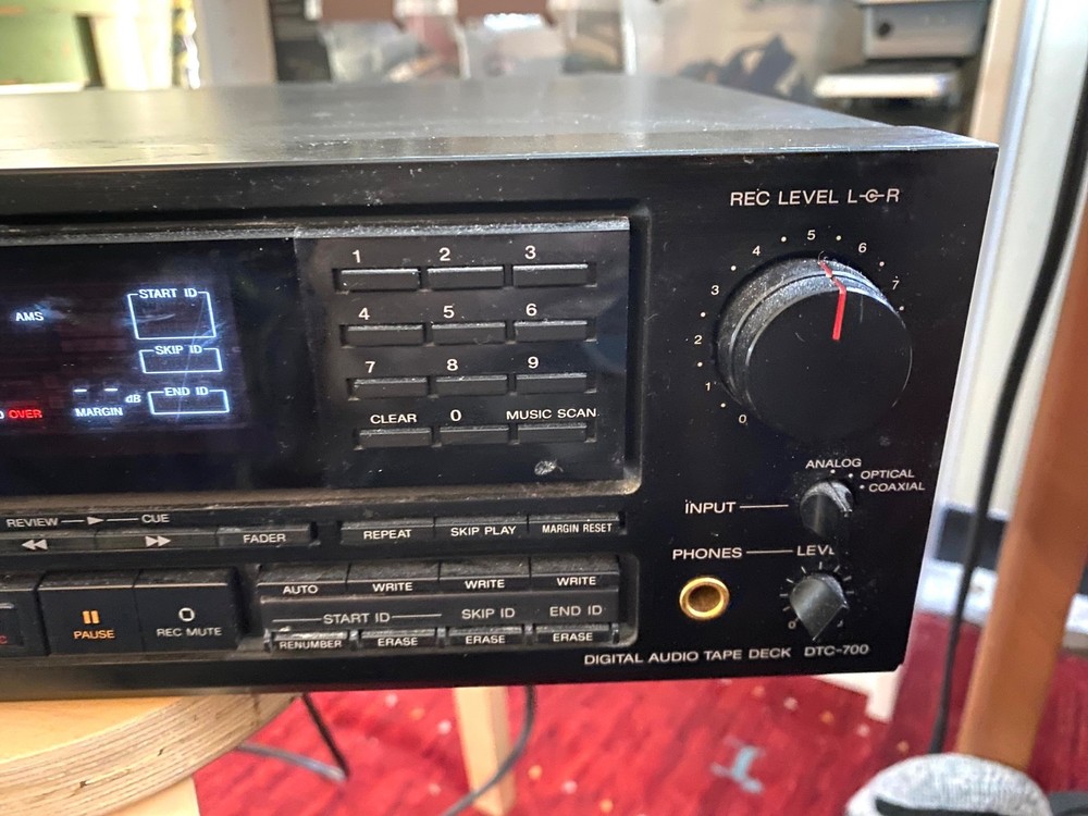 SONY DTC-700 DAT DIGITAL AUDIO TAPE DECK PLAYER RECORDER