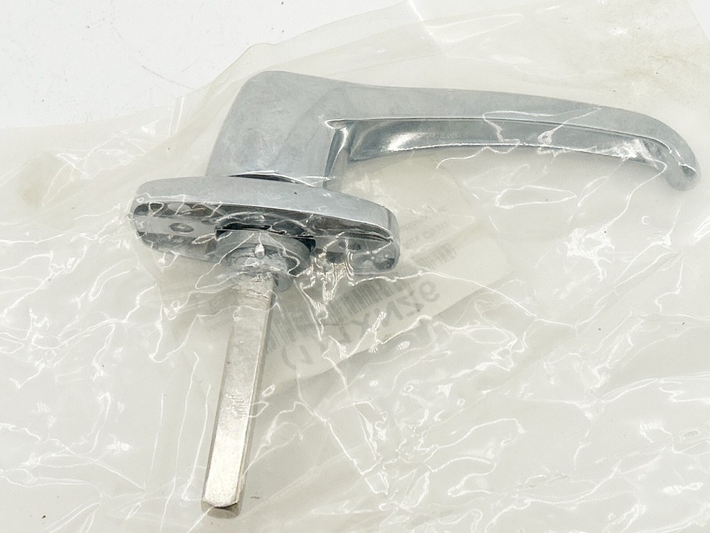 New Zero Select 1XNZ6 Cam Latch Nonlocking Chrome L Handle