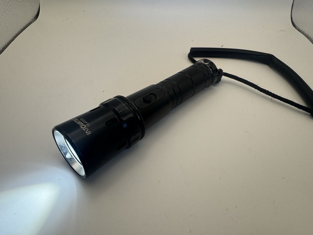 6" Intovatec 13-47070 Scuba Dive Waterproof Flashlight Torch Adjustable Beam