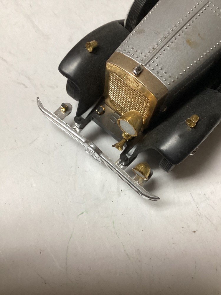 VINTAGE UNBRANDED WIRE CONTROL CAR