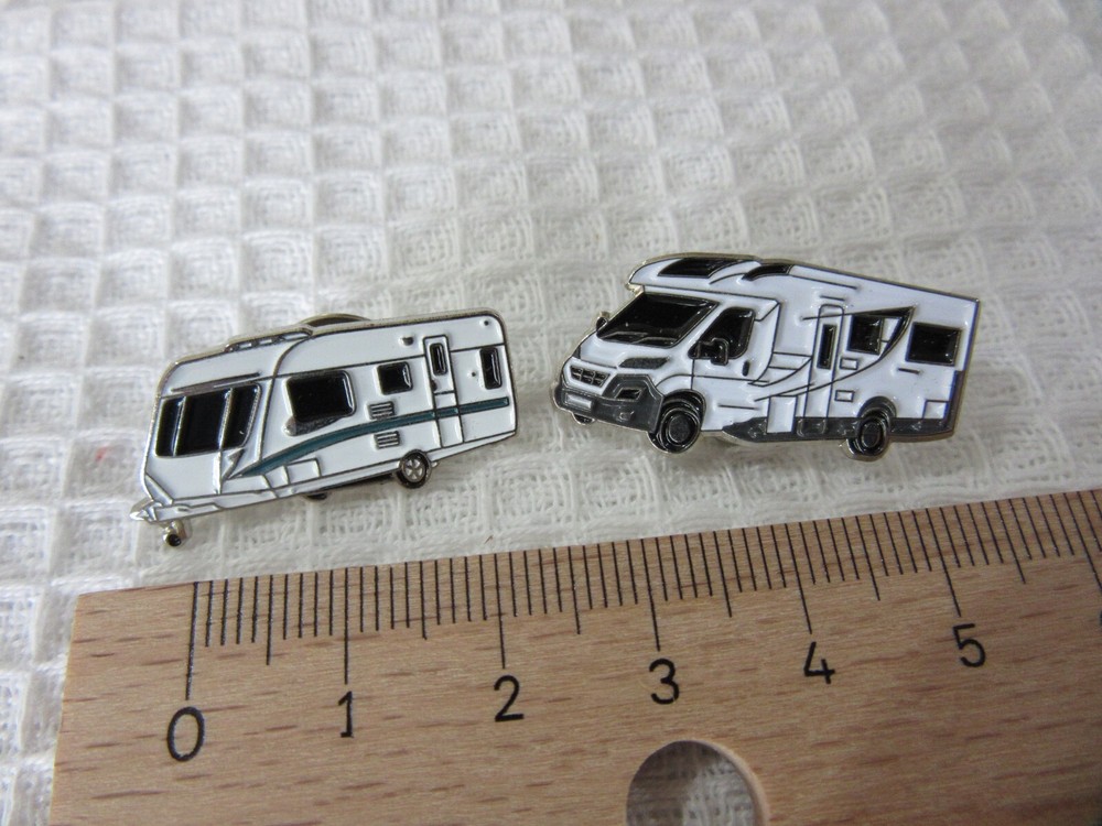 CAMPERVAN & CARAVAN pin badges (#30)