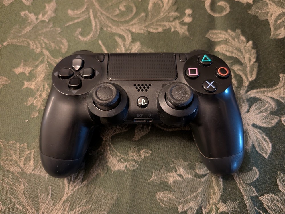 PS4 DualShock 4 Wireless Controller - Jet Black  - REPAIR (SEE DESCRIPTION)