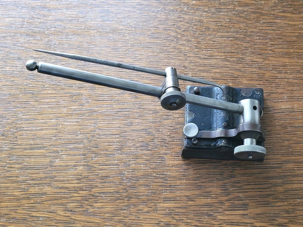 Universal Surface Gage w/7 1/2" Starrett Marked Spindle, 6" Scribe & Snug