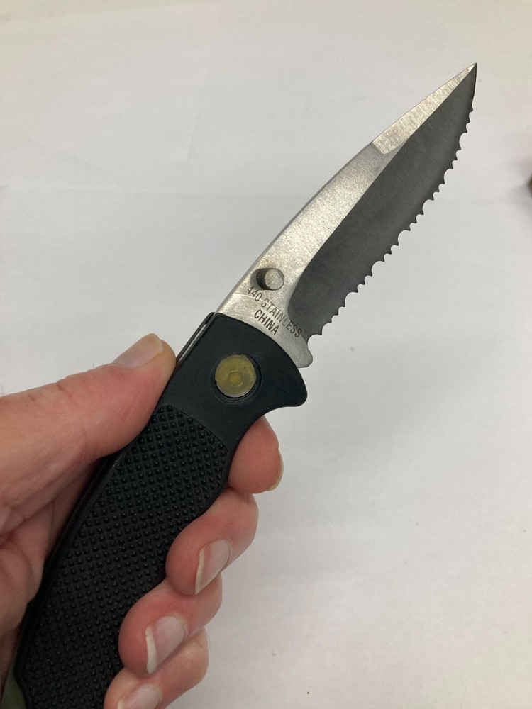 Master Black Tactical Lockback Serrated Edged Folding Knife D1-03A