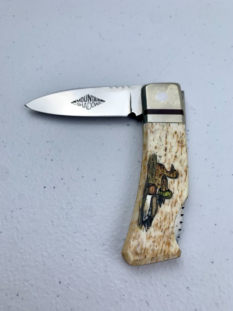 Vintage Precise Mountain Shadows Custom Scrimshaw Lockback Folding Knife