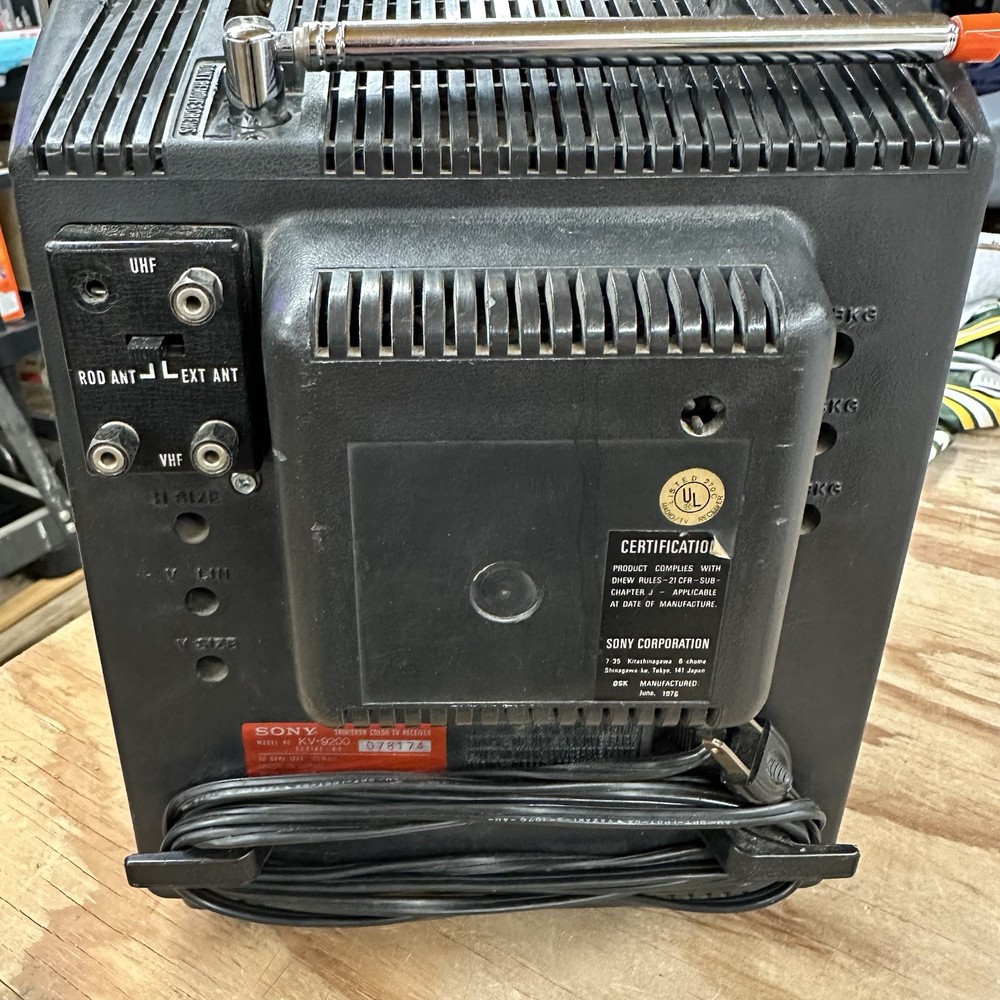 Sony Trinatron KV-9200 9" CRT Solid State Color tv