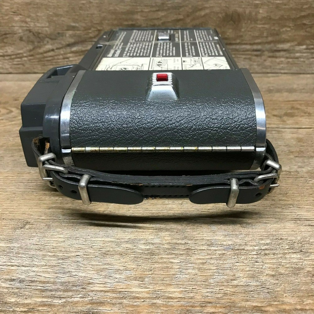 Polaroid Model 160 Land Camera Vintage Condition Is Pre-Owned