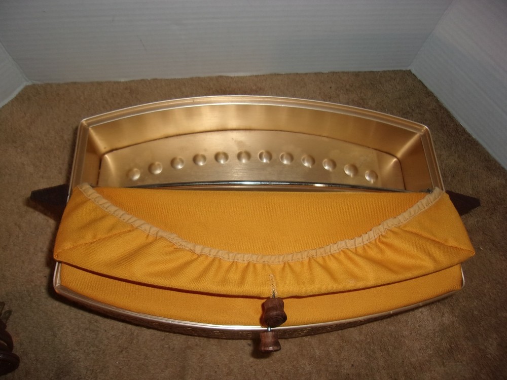 Vintage Working Montgomery Wards Bun Warmer