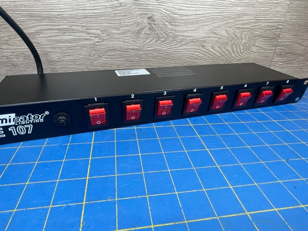 Eliminator Lighting Controller E-107 Rack Mount 8-Switch Power Strip Center 115V
