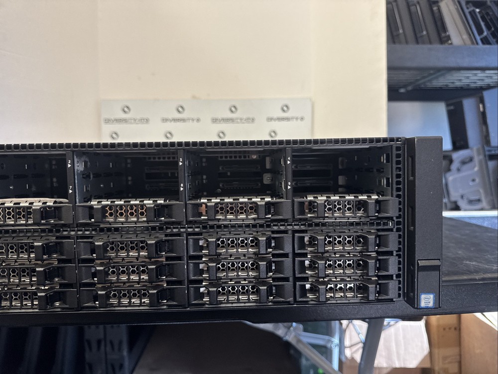Dell EMC SCV3020 storage array + Caddies **NO DRIVES