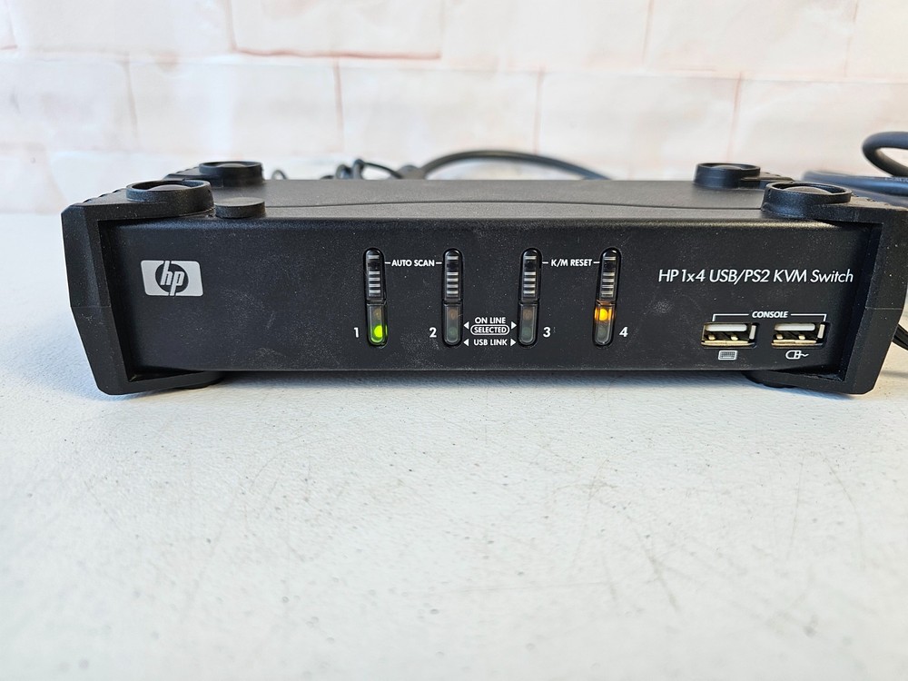 HP HSTNR-K001 1x4 USB/PS2 KVM Switch