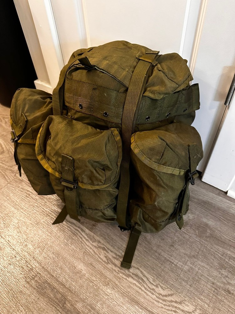 LC-1 Medium Alice Pack WITH Shoulder Straps.