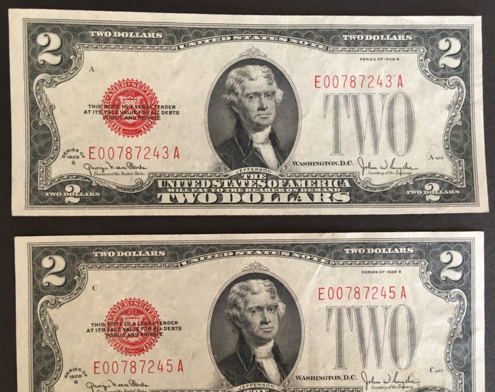 1928 G $2 Red Seal United States Two almost Consecutive Notes AU 007 notes