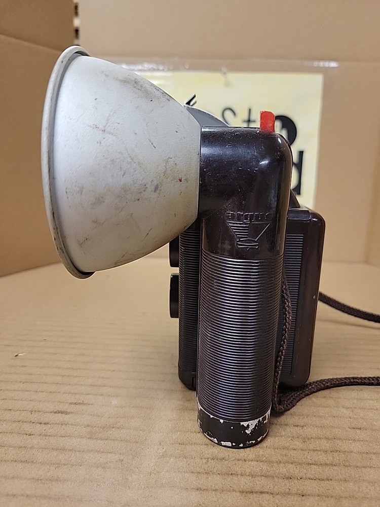 Vintage Argus 75 Camera With Flash And Carrying Strap 75mm *Untested