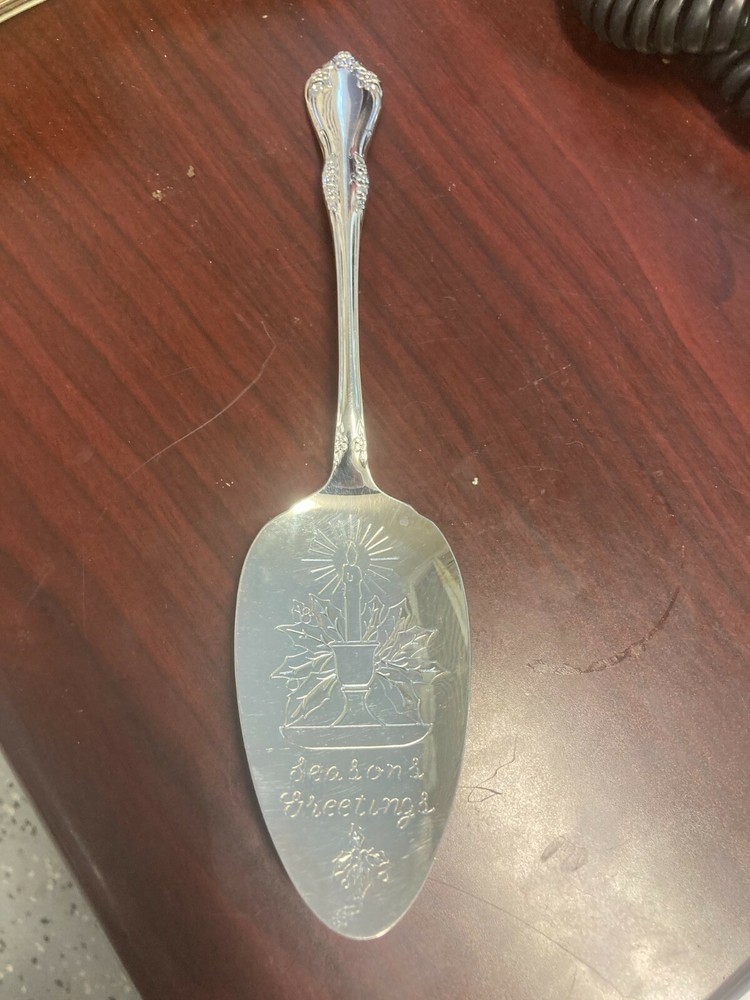 Seasons Greetings Oneida Silversmiths Christmas Decorated Pie Server Flat Spoon