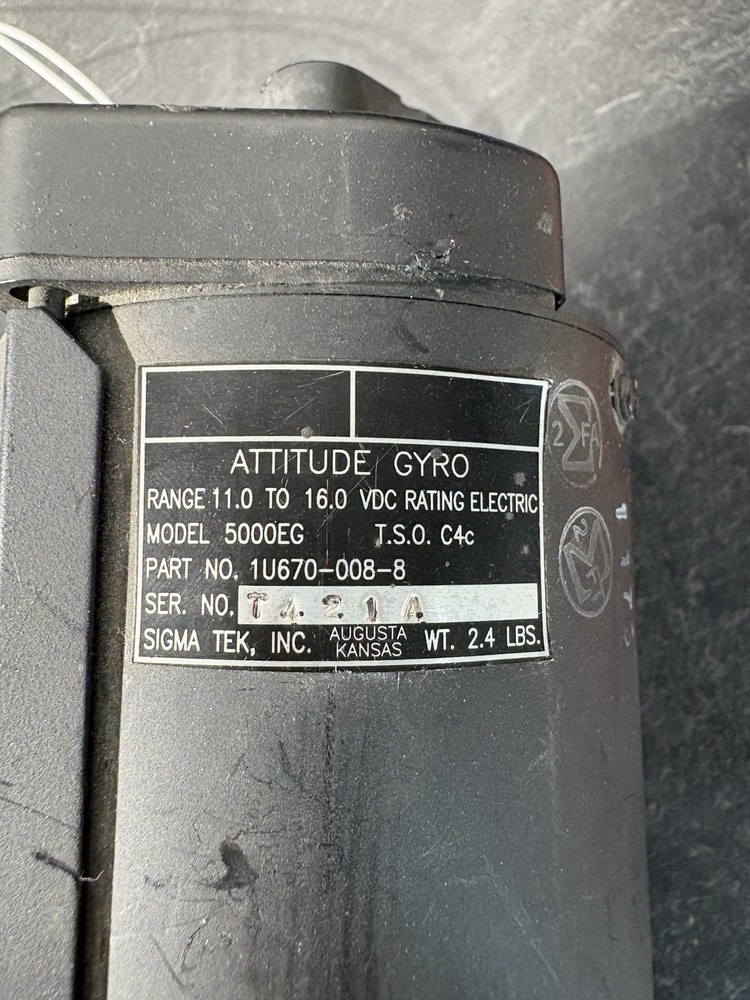 ELECTRIC ATTITUDE GYRO. 14VDC 5000EG.